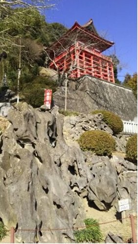 懸崖造の浪切不動院本堂