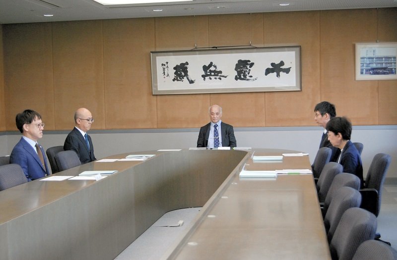 男児自殺問題の第三者委員会による再調査内容の答申＝２８日、野田市役所