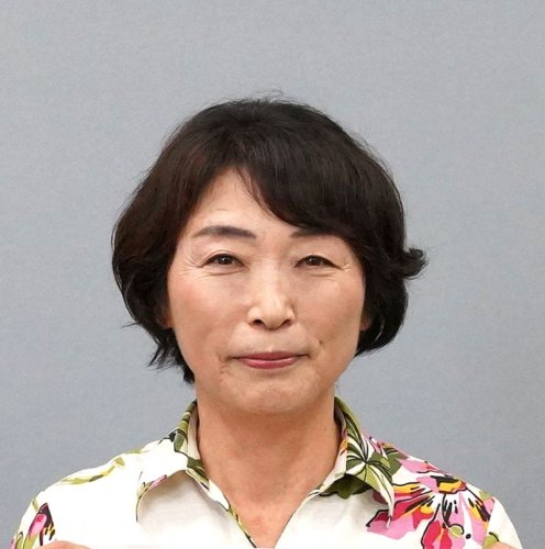 戸村ひとみ氏