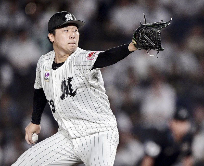 西武戦でプロ初完封した千葉ロッテ・木村＝ＺＯＺＯマリン（共同）