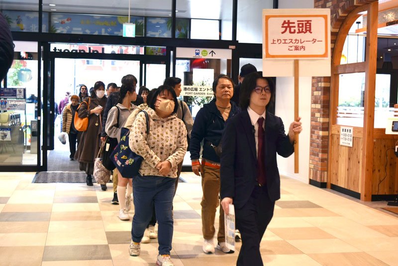 ふなっしーお祝い　ららぽーとＴＯＫＹＯ－ＢＡＹ　北館Ⅰ期エリア開業