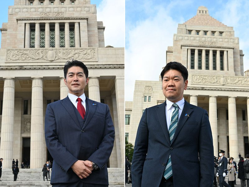 衆院に初登院し、議事堂前で取材に応じる自民・鹿嶋衆院議員（左）と田宮衆院議員＝１８日午前、東京都千代田区