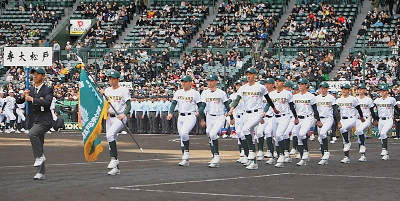 高貝主将「試合時のイメージ湧いた」　専大松戸ナイン堂々行進　春の選抜高校野球開幕　第３日の２１日、北照（北海道）と初戦