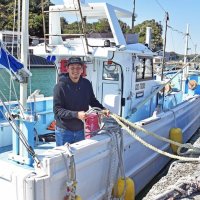 若き船頭　新造船で奮闘　「港から勝浦に活気を」　親子３代でキンメ漁　松井凌さん（２７）　勝浦市　【Ｒｅスタートちば～コロナ禍のひかり～】（下）