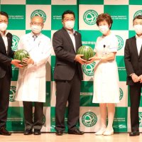 医療従事者にスイカ寄贈　コロナ奮闘の４病院へ　富里市とＪＡ