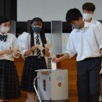政治参加の大切さ学ぶ　市長選想定し模擬投票　八街高