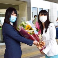 初当選の芝田氏初登庁　「希望持てるまちに」　鎌ケ谷市長選