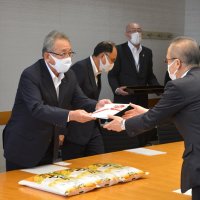船橋市に米２トン　福祉支援で寄贈　ＪＡいちかわ