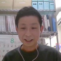 ばらつきに温かみ　障害者の苦悩目を向けて　五輪パラ大会公式Ｔシャツ　木更津・地域作業所ｈａｎａでタグ手縫い