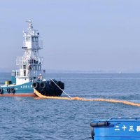 館山沖で軽石回収訓練　大量漂着に備え連携確認　国交省関東地方整備局