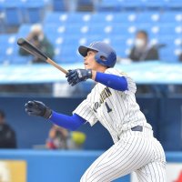 中院大快勝４強　主砲嘉数がけん引　明治神宮野球大会第３日