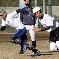 イチローさん球児指導　千葉明徳高　守備や走塁、実演も