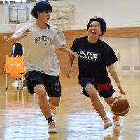 ３学年団結し初舞台　市柏　【全国に挑戦　高校バスケ】