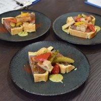 「モンレーヴ館山」が開発した「いのししのパテアンクルート」。もも肉やバラ肉などを混ぜ合わせ、パイ生地で包んだ。臭みがなく、館山産ジビエ特有の甘さも味わえる

