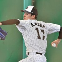 朗希、初日から剛速球　捕手座らせ３１球　【千葉ロッテ石垣島キャンプ】
