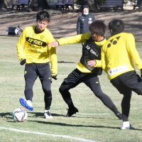 ちばぎんカップに向け調整する柏の選手ら＝７日、柏市