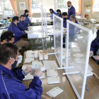 ２０２Ｘ年～大人の自分へ　将来への思いや夢、はがきに願い　「タイムカプセル郵便」　市原の小中学生