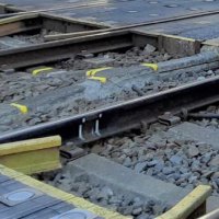 特急電車にはねられ女性死亡　京成大久保駅構内