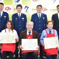 不審者見抜き連携プレー　コンビニ店員ら、電話de詐欺の「出し子」逮捕に貢献　市川
