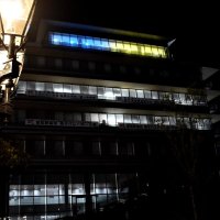 ウクライナカラーで平和祈り　庁舎をライトアップ　習志野市