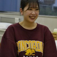 「試験期間は毎日徹夜。でもこれまでの学生生活で１番楽しい」と笑顔を見せる
