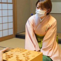 飛躍へ次の一手模索　新生活で「再スタート」　女流棋士・小高佐季子さん（１９）＝佐倉市出身＝　【１０代の新成人　未来はどう成る！？】（２）