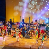 ボリビアの伝統音楽堪能　多古町でコンサート　高校生とコラボ演奏も