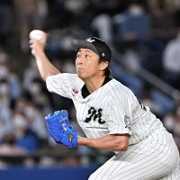 ９回から登板した千葉ロッテ・益田＝ＺＯＺＯマリン
