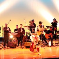 ボリビアとの架け橋に　多古高吹奏楽部、プロと共演　独立記念式典で２曲披露