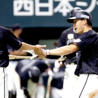 安田、先制打とソロ　主砲候補調子上げる　千葉ロッテ・石川７勝目