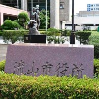鉄製の配管、学校の天井突き破り廊下に落下　千葉・流山市内の小学校
