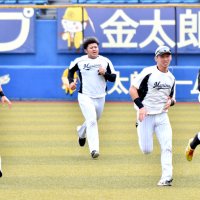 松川、打撃向上に期待　秋季練習スタート　千葉ロッテ