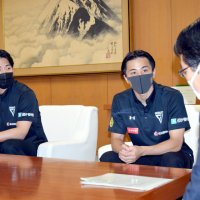 千葉ジェッツ・富樫選手ら千葉市訪問　三冠へ決意表明