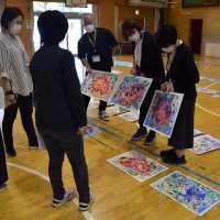 小中生の力作吟味　こども県展　地区審査開始