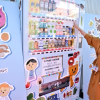 自販機から子ども食堂応援　従業員「一息」で貢献　浦安の「ＳＯＴＡ」さんがイラスト　八千代の会社に初設置