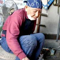 ＜黄綬褒章＞　希代の名工「一人前に」　下総鍛冶屋代表　稲坂徳太郎さん（８９）　【秋の褒章　千葉県内喜びの声】
