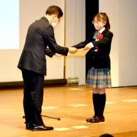 泉さん（千葉市立小谷小６年）が知事賞　夏休みエコ絵画コンクール表彰式