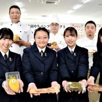 「やちパン」今年は１６種　八千代高３８人が考案　２６日から６店で販売