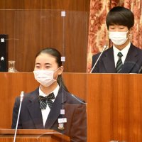 町の計画に中学生が質問　多古で模擬議会、政治身近に