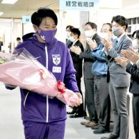 富里の知名度アップ貢献　駒大・篠原選手へ感謝状　箱根駅伝Ｖ