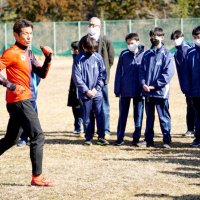 ５０歳トライアスリート福元さん　「諦めず夢に挑戦を」　大多喜　三育学院中で講演