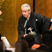 新春落語を披露する桂右女助さん
