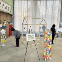 障害者らの絵、洋服に　２月２日まで作品展　多古