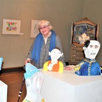 ニーナさん色彩の物語　デンマーク出身、四街道在住　８２歳画家が作品展　船橋・子ども美術館　アンデルセン童話も題材