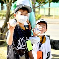 朗希、子どもにサイン　３年ぶりファンサ解禁