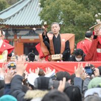 【動画・写真あり】成田山新勝寺、節分会で「福は内」　市川團十郎さん、高安関ら豆まき　３年ぶりにコロナ前と同規模