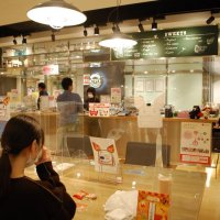 存続する津田沼献血ルーム。広いカフェ風の造りで、若者の来場も多い＝５日、津田沼パルコＢ館６階
