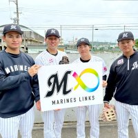 ４選手、児童と交流　千葉ロッテ