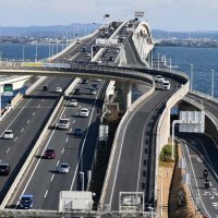 【速報】アクアライン変動料金、７月２２日から試行導入　休日ピーク普通車１２００円へ　上り線、午後８時以降６００円で分散化