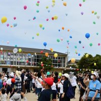 風船飛ばし１５０周年祝う　運動会で創立記念イベント　香取・小見川中央小